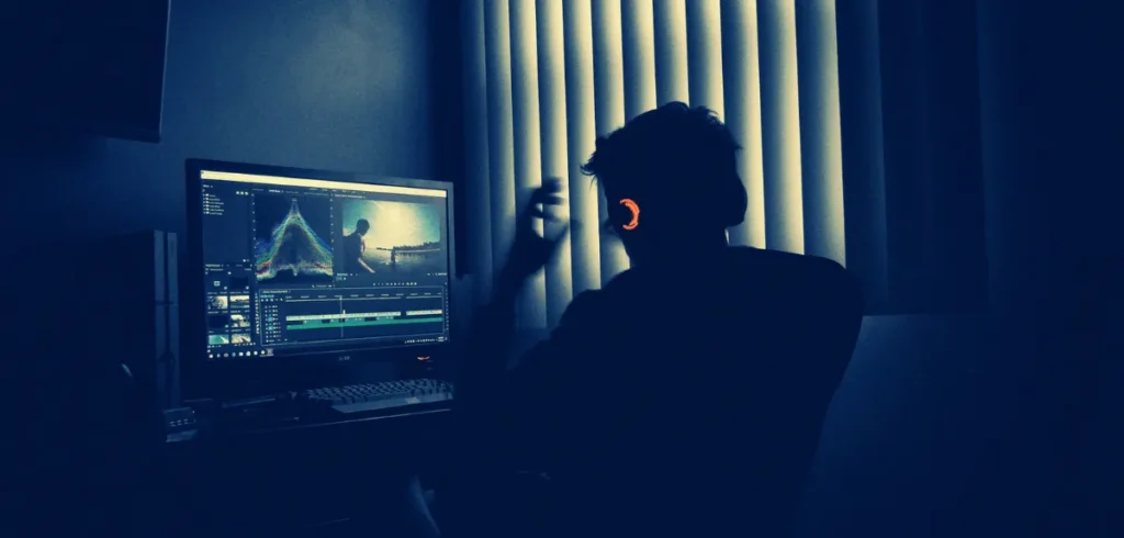 What Editing Software Do YouTubers Use? Featured Image of what editing software do YouTubers use